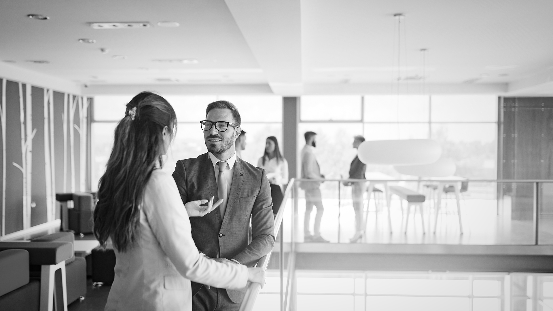 Mennesker Står Og Snakker